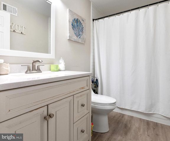 81 LOCKWOOD AVE, Woodbridge, NJ 07095