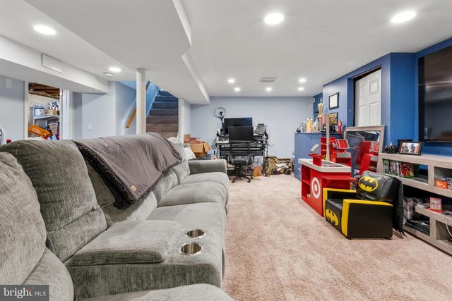 81 LOCKWOOD AVE, Woodbridge, NJ 07095
