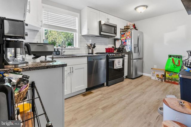 81 LOCKWOOD AVE, Woodbridge, NJ 07095
