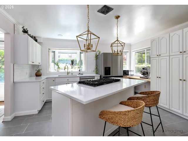 17015 TUALATIN St, Lake Oswego, OR 97035