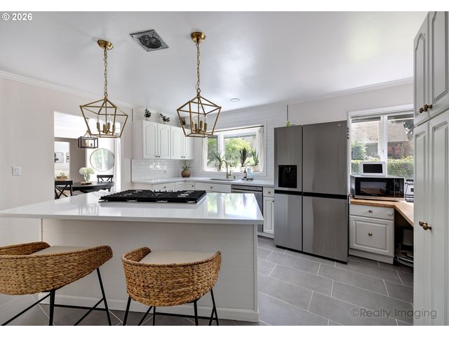 17015 TUALATIN St, Lake Oswego, OR 97035