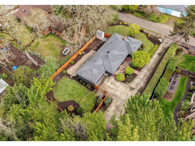 17015 TUALATIN St, Lake Oswego, OR 97035