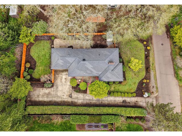 17015 TUALATIN St, Lake Oswego, OR 97035