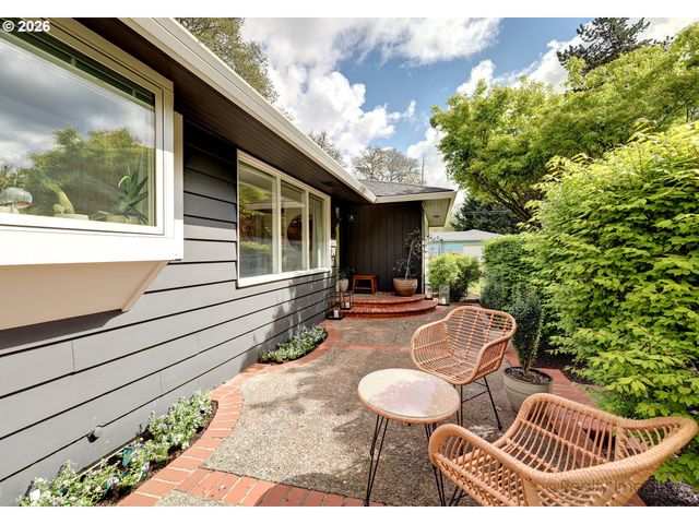 17015 TUALATIN St, Lake Oswego, OR 97035