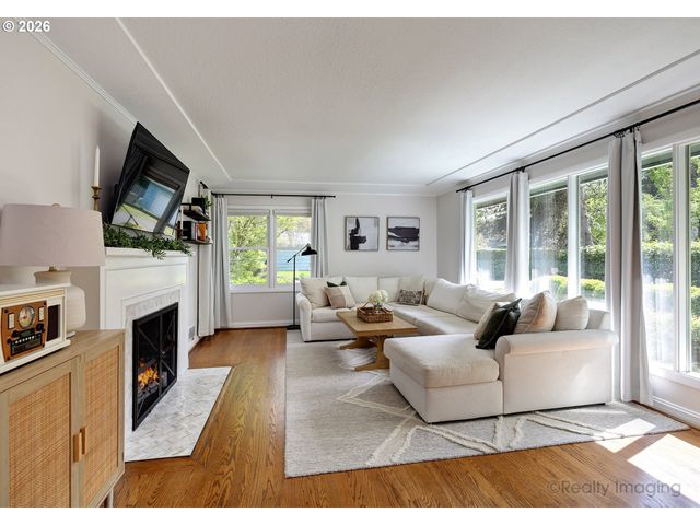 17015 TUALATIN St, Lake Oswego, OR 97035