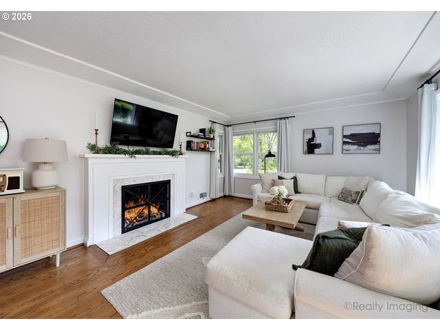 17015 TUALATIN St, Lake Oswego, OR 97035