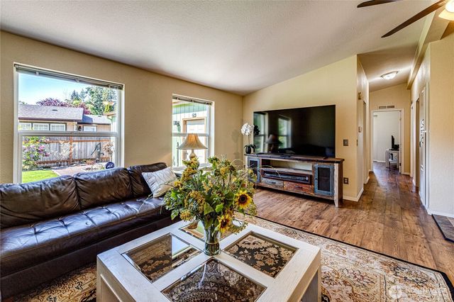 300 Fircrest Drive, Sequim, WA 98382