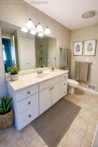 8095 Woodstone Court, Grand Blanc Charter Township, MI 48439