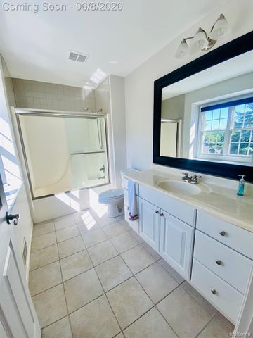 8095 Woodstone Court, Grand Blanc Charter Township, MI 48439
