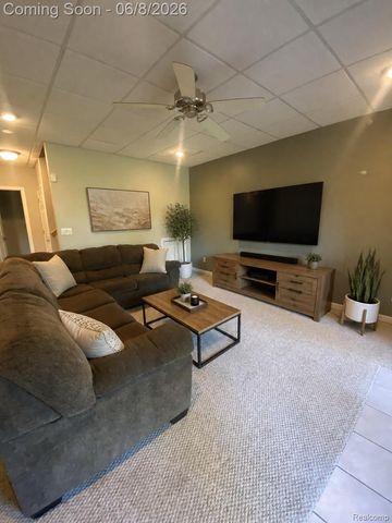 8095 Woodstone Court, Grand Blanc Charter Township, MI 48439