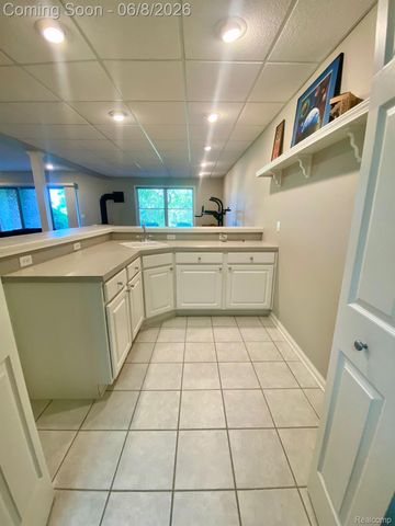8095 Woodstone Court, Grand Blanc Charter Township, MI 48439