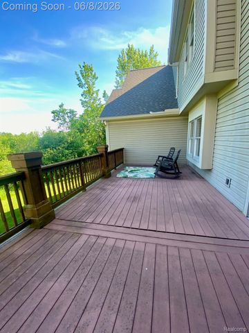 8095 Woodstone Court, Grand Blanc Charter Township, MI 48439