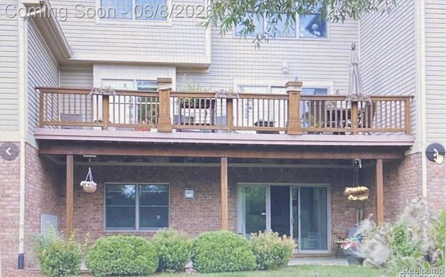 8095 Woodstone Court, Grand Blanc Charter Township, MI 48439
