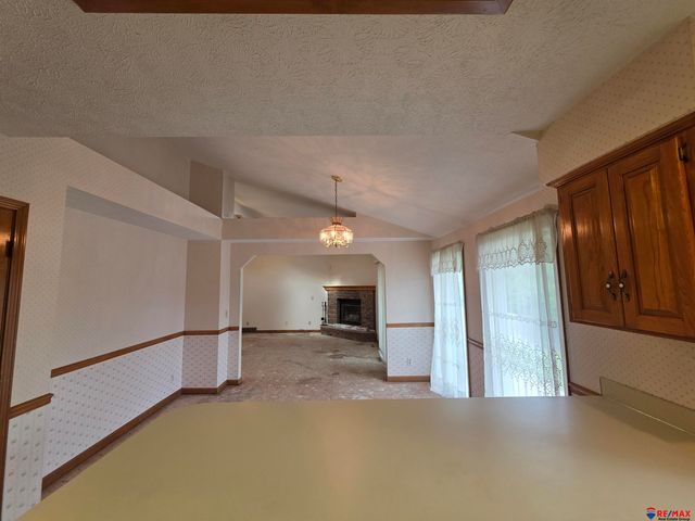 7837 S 70 Street, La Vista, NE 68128