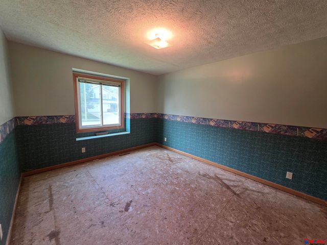 7837 S 70 Street, La Vista, NE 68128