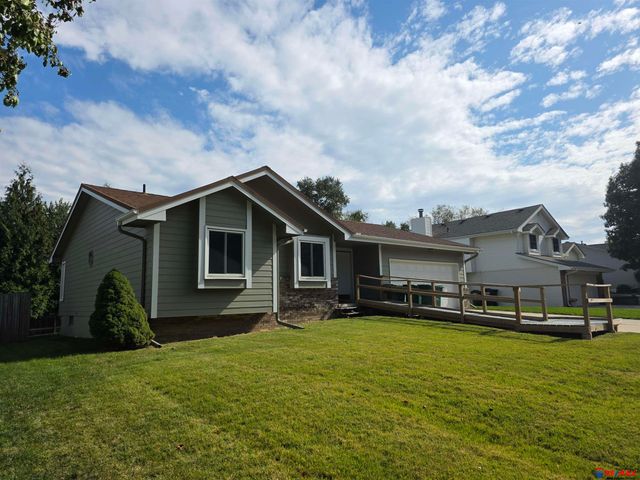 7837 S 70 Street, La Vista, NE 68128