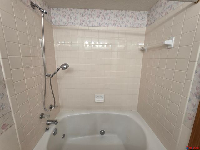 7837 S 70 Street, La Vista, NE 68128