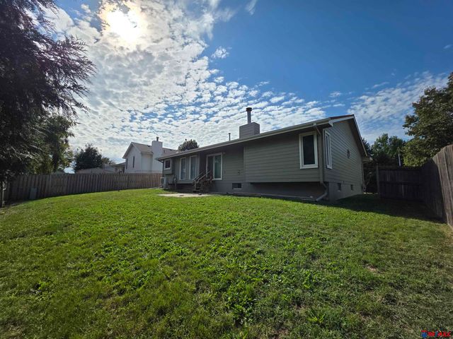 7837 S 70 Street, La Vista, NE 68128