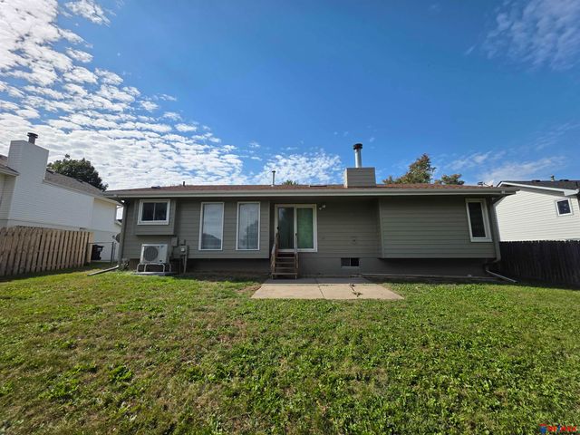 7837 S 70 Street, La Vista, NE 68128
