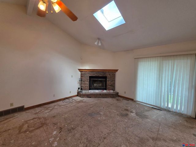 7837 S 70 Street, La Vista, NE 68128