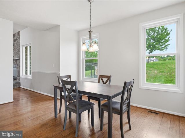 104 FROGTOWN RD, Hanover, PA 17331