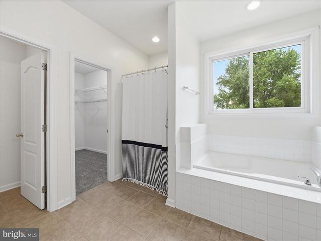 104 FROGTOWN RD, Hanover, PA 17331