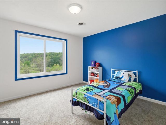 104 FROGTOWN RD, Hanover, PA 17331