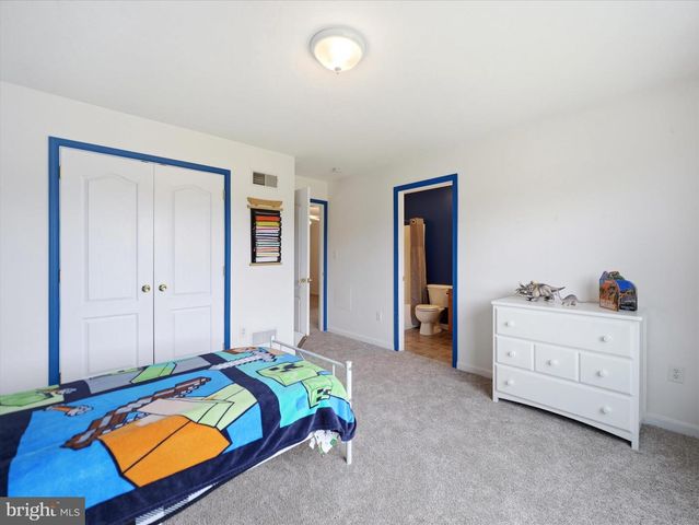 104 FROGTOWN RD, Hanover, PA 17331