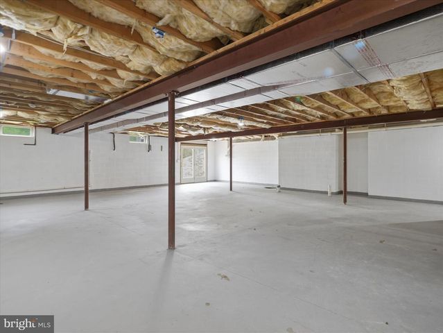 104 FROGTOWN RD, Hanover, PA 17331