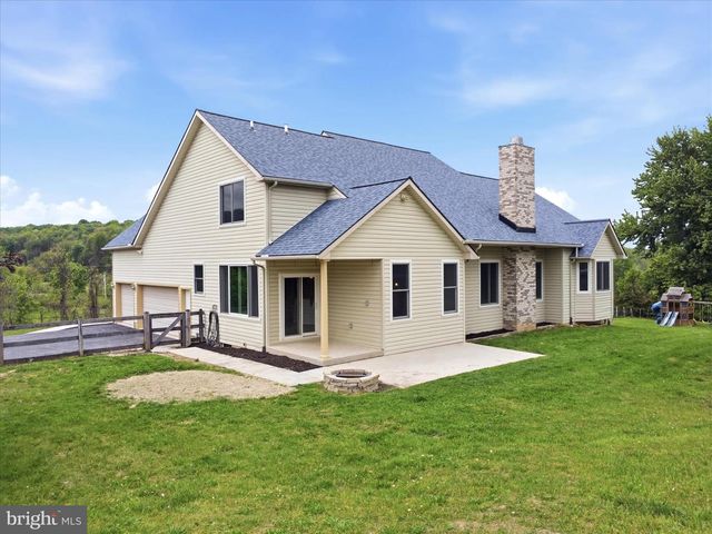 104 FROGTOWN RD, Hanover, PA 17331