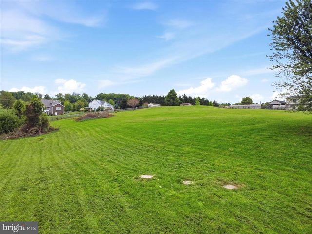 104 FROGTOWN RD, Hanover, PA 17331