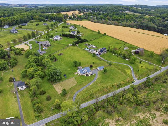 104 FROGTOWN RD, Hanover, PA 17331