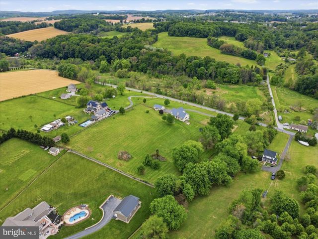 104 FROGTOWN RD, Hanover, PA 17331