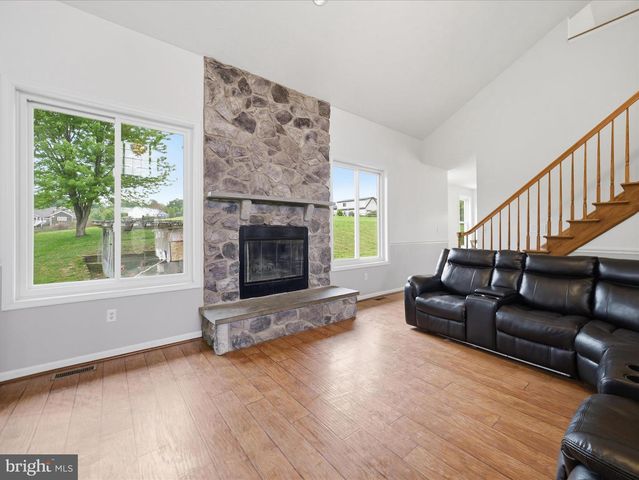 104 FROGTOWN RD, Hanover, PA 17331
