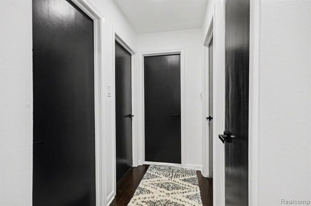 9871 Doris Street, Livonia, MI 48150