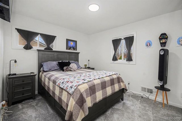 9871 Doris Street, Livonia, MI 48150