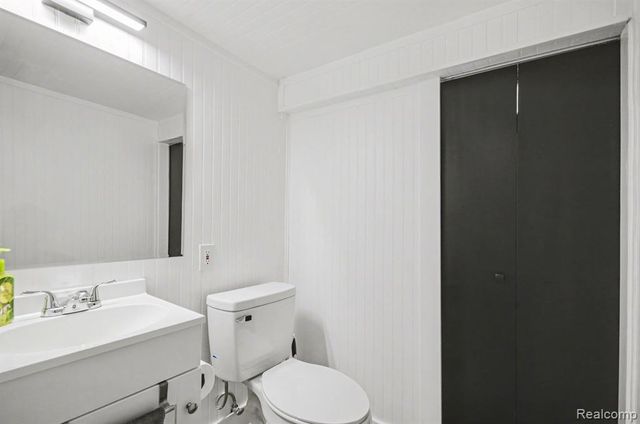 9871 Doris Street, Livonia, MI 48150