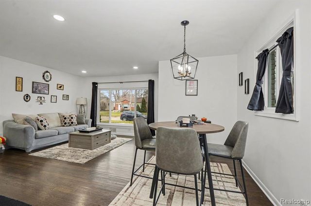 9871 Doris Street, Livonia, MI 48150