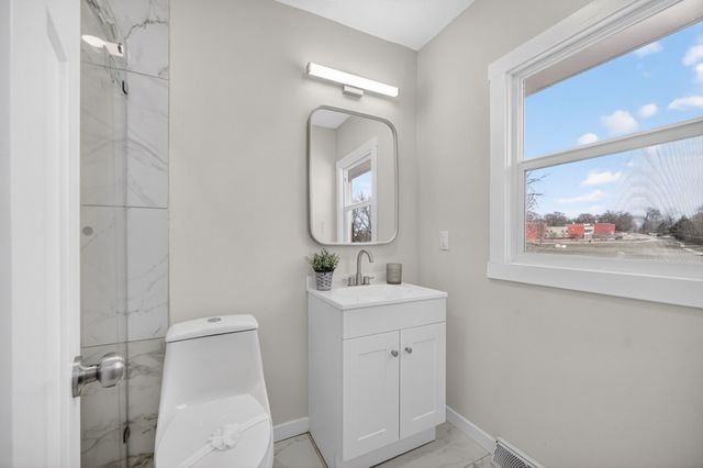 1611 66th Street, Windsor Heights, IA 50324