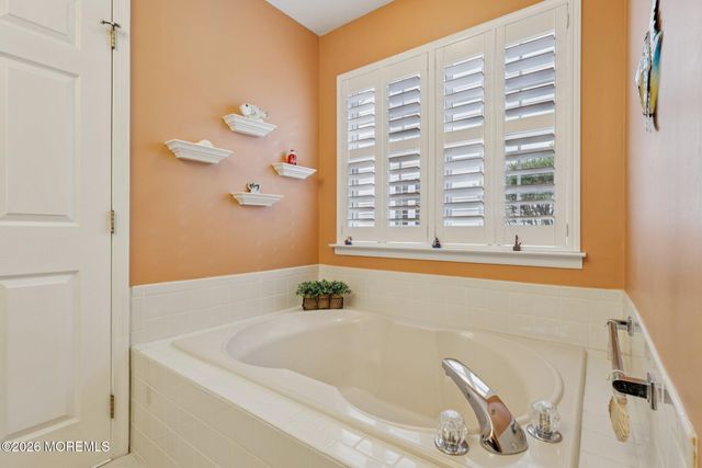 25 N Avon Drive, Jackson, NJ 08527