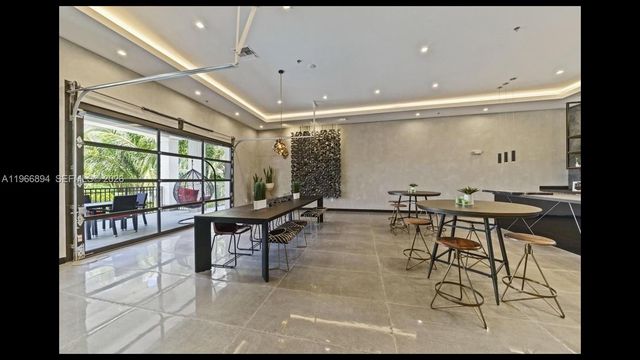 7850 Pasadena Blvd B1, Pembroke Pines, FL 33024