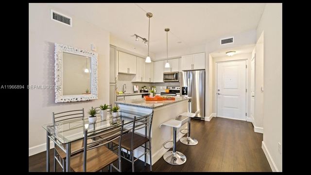 7850 Pasadena Blvd B1, Pembroke Pines, FL 33024