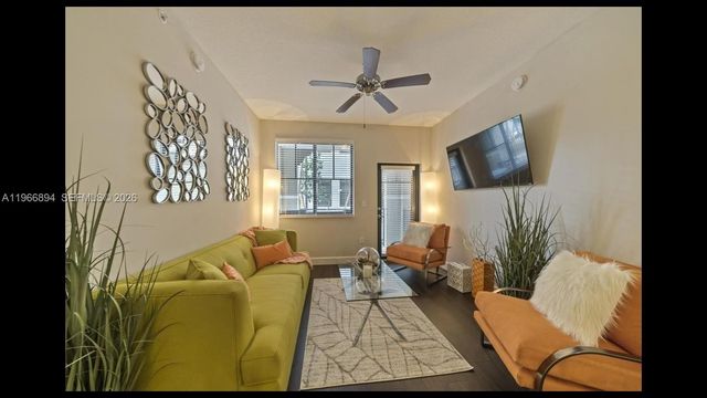 7850 Pasadena Blvd B1, Pembroke Pines, FL 33024