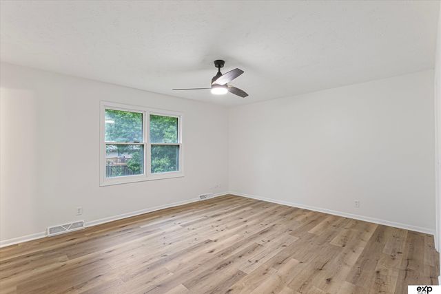 2220 S 164th Circle, Omaha, NE 68130