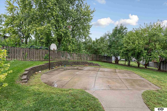 2220 S 164th Circle, Omaha, NE 68130
