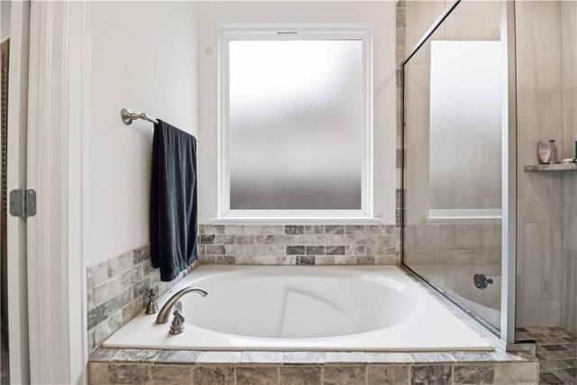 5104 SW Stanford Court, Bentonville, AR 72713