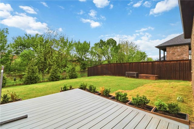 5104 SW Stanford Court, Bentonville, AR 72713