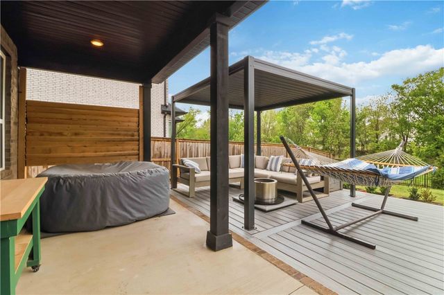 5104 SW Stanford Court, Bentonville, AR 72713
