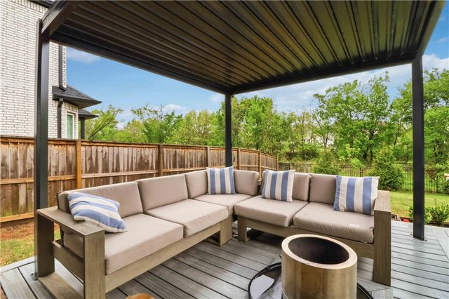 5104 SW Stanford Court, Bentonville, AR 72713