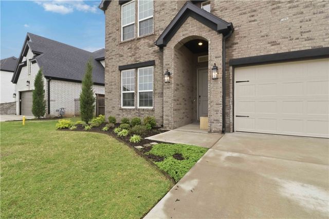5104 SW Stanford Court, Bentonville, AR 72713